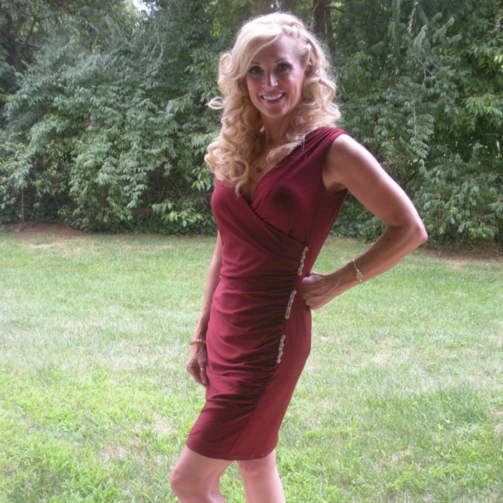 Homecoming or Holiday perfect HOT burgundy dress!